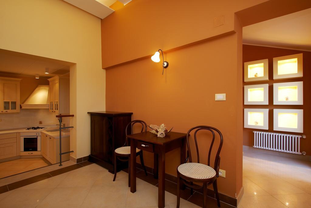 Guesthouse "Barboska" - Big Outdoor Swimming Pool & Private Tennis Court 沃德年 客房 照片